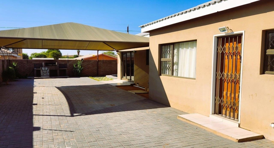 3 Bedroom Property for Sale in Bellvue Northern Cape